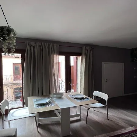 Monkey House Apartment